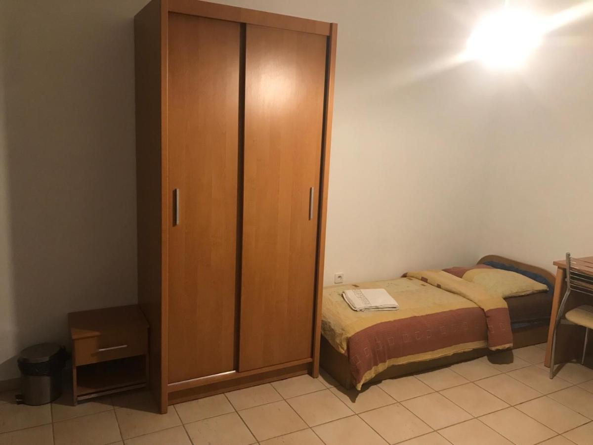 Pilgrims Place Hostel Częstochowa Екстериор снимка