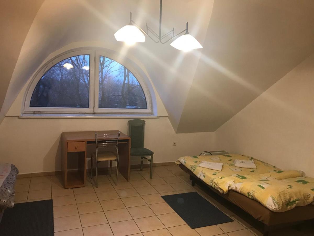 Pilgrims Place Hostel Częstochowa Екстериор снимка